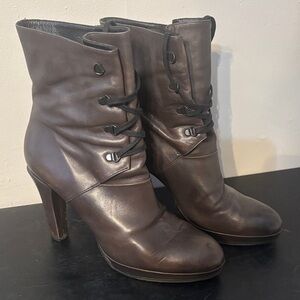 MaxMara Elegant Brown Ankle Lace up Platform Booties